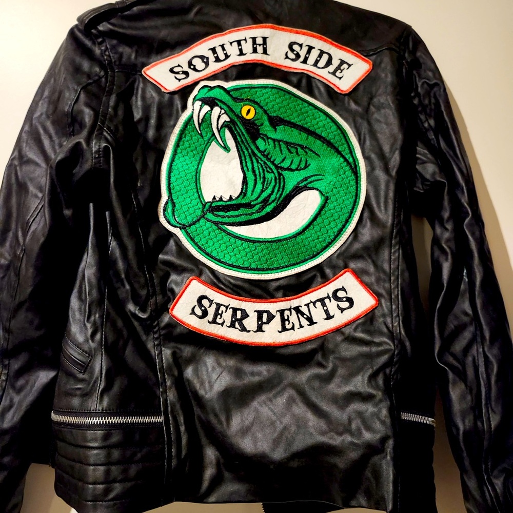 Really buzzin leather jacket gives fallout vibes to the max sz small fits med